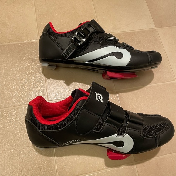 Peloton cleats size 39 - gently used - Picture 4 of 6